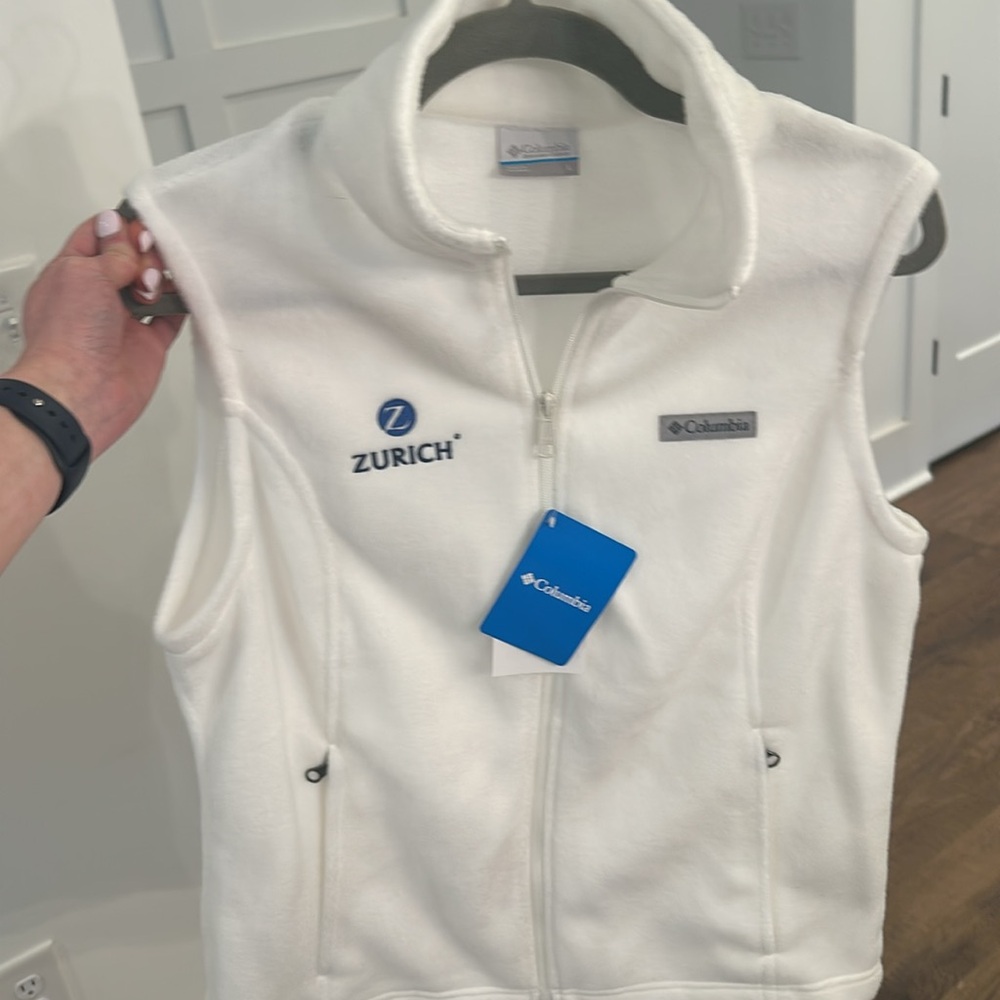 NWT Columbia white womens Benton springs vest ; size L
